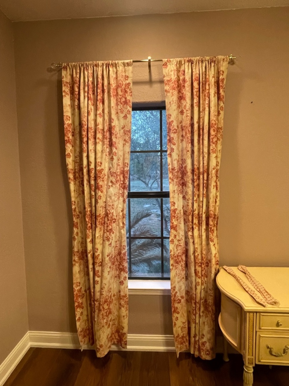 Classic Floral Window Curtains in Cream and Rose - Unbranded 4 Panels 50 x 90 - Picture 5 of 10